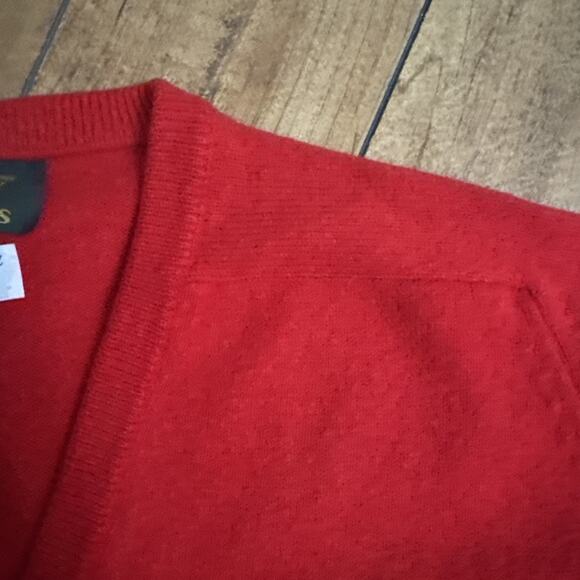 Vintage McGeorge of Dumfries Lambswool Sweater V Neck Red XL 22x25 Distressed - Picture 10 of 11